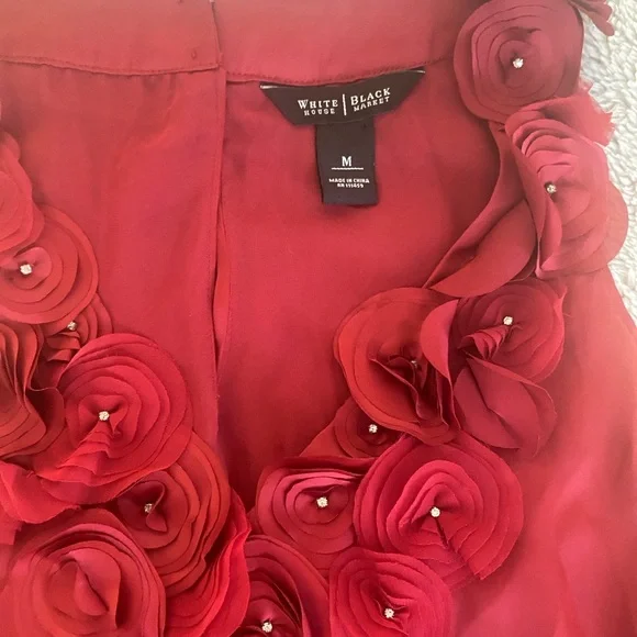 White House/Black Market Elegant Red 3D Floral Trim Blouse great for Holidays - Picture 9 of 9